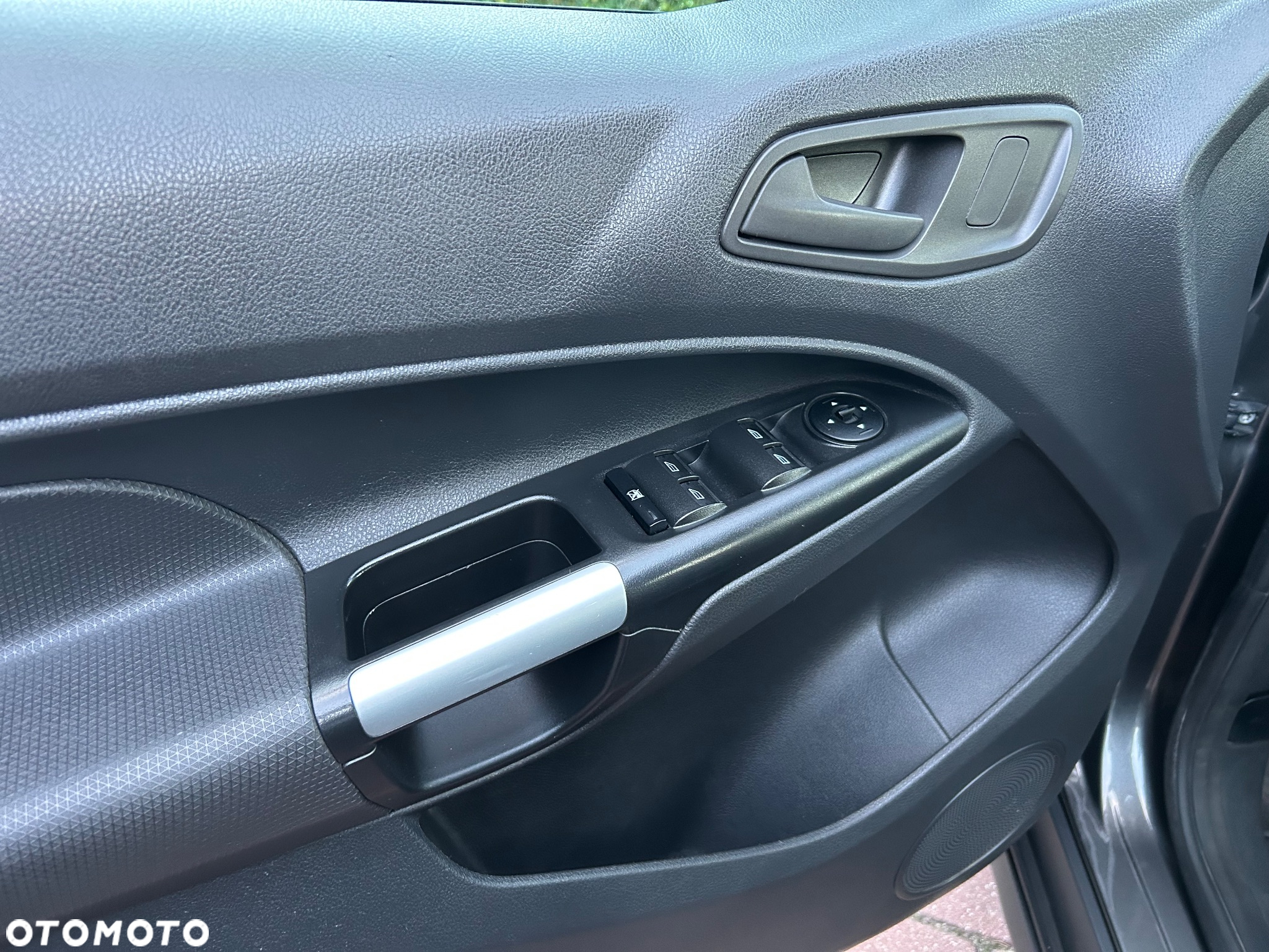 Ford Tourneo Connect - 14