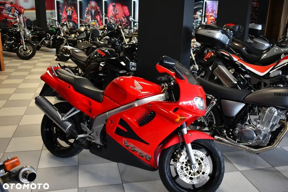 Honda VFR - 41