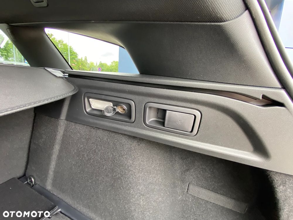 Peugeot 308 1.5 BlueHDi GT Exclusive S&S EAT8 - 10