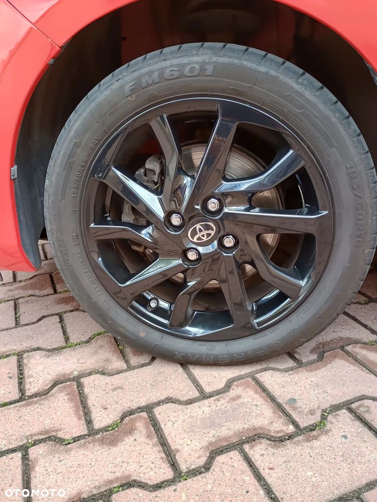 Toyota Yaris 1.5 Premium - 10