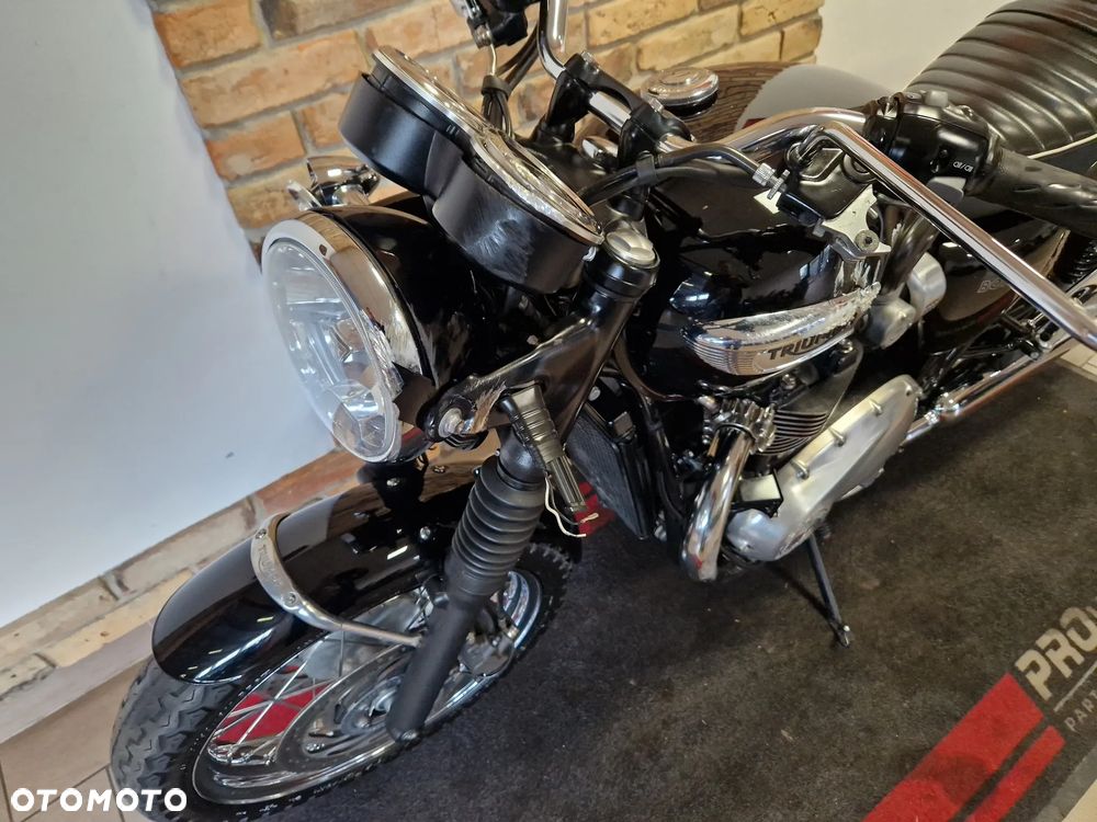 Triumph Bonneville - 18