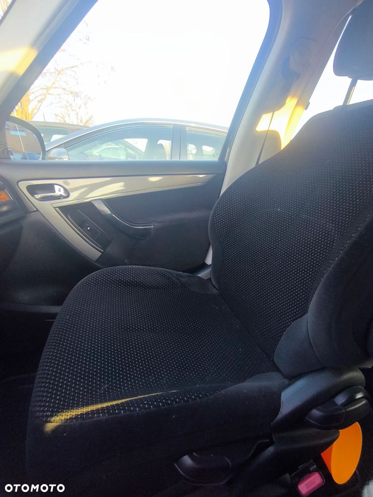 Citroën C4 Picasso 1.6 HDi Impress - 23