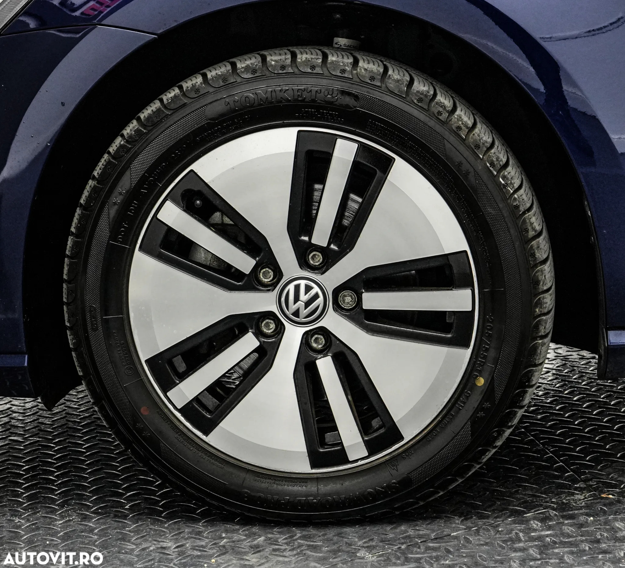 Volkswagen Golf e-Golf - 30