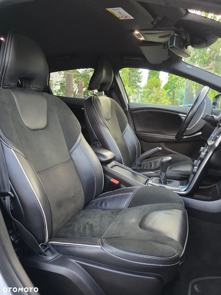 Volvo V40 D4 Drive-E R-Design Momentum - 24