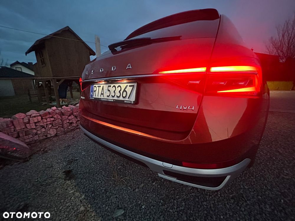 Skoda Superb 2.0 TSI 4x4 Scout DSG - 14