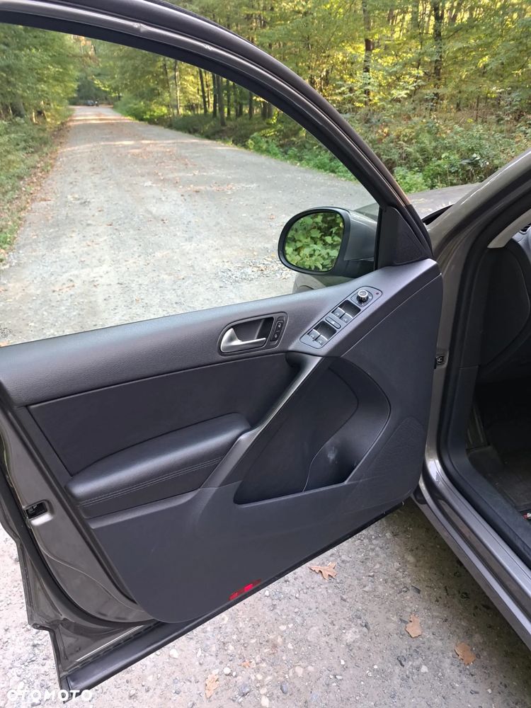 Volkswagen Tiguan - 12