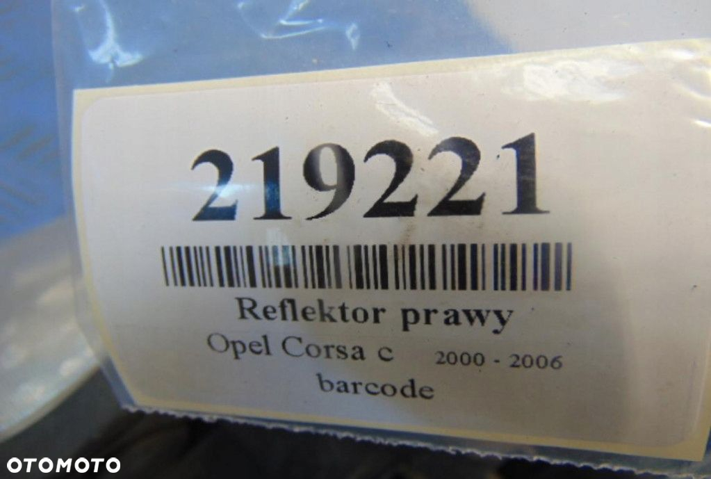 OPEL CORSA C REFLEKTOR PRAWY STAN WIDOCZNY NA ZDJĘCIU - 9