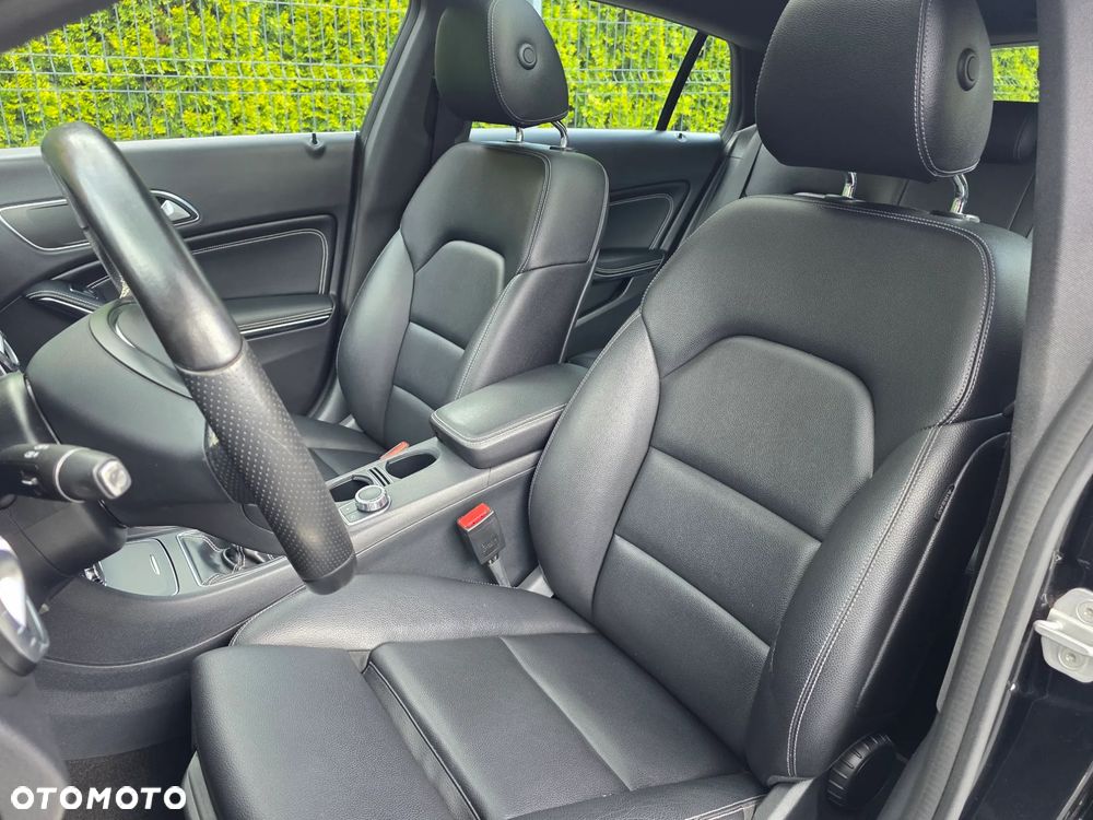 Mercedes-Benz CLA 200 - 13
