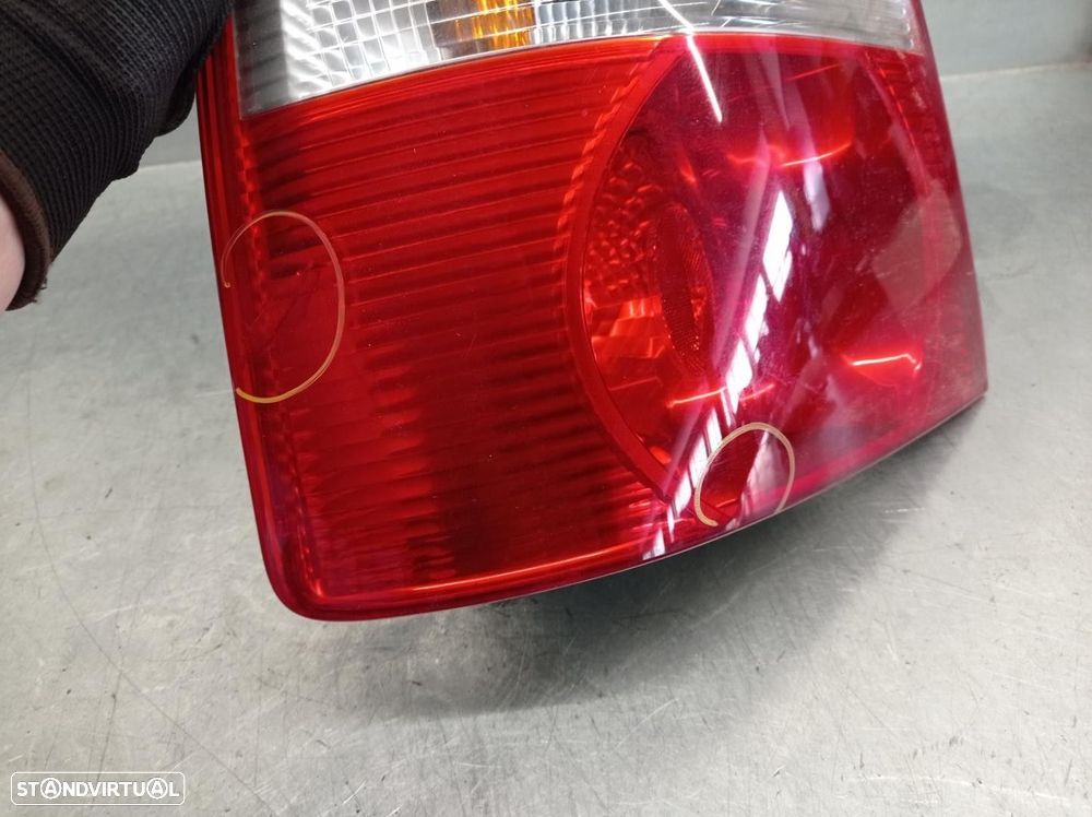 FAROLIM TRASEIRO ESQUERDO VOLKSWAGEN TOURAN 2004 -1T0945095G - 4