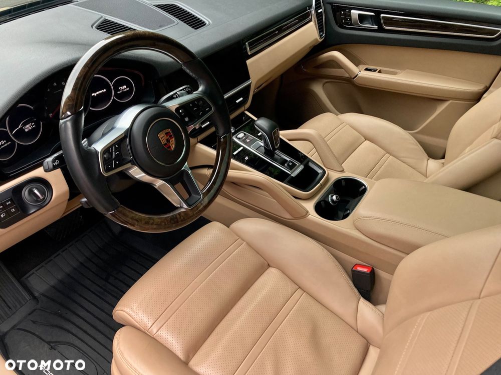 Porsche Cayenne Standard - 32