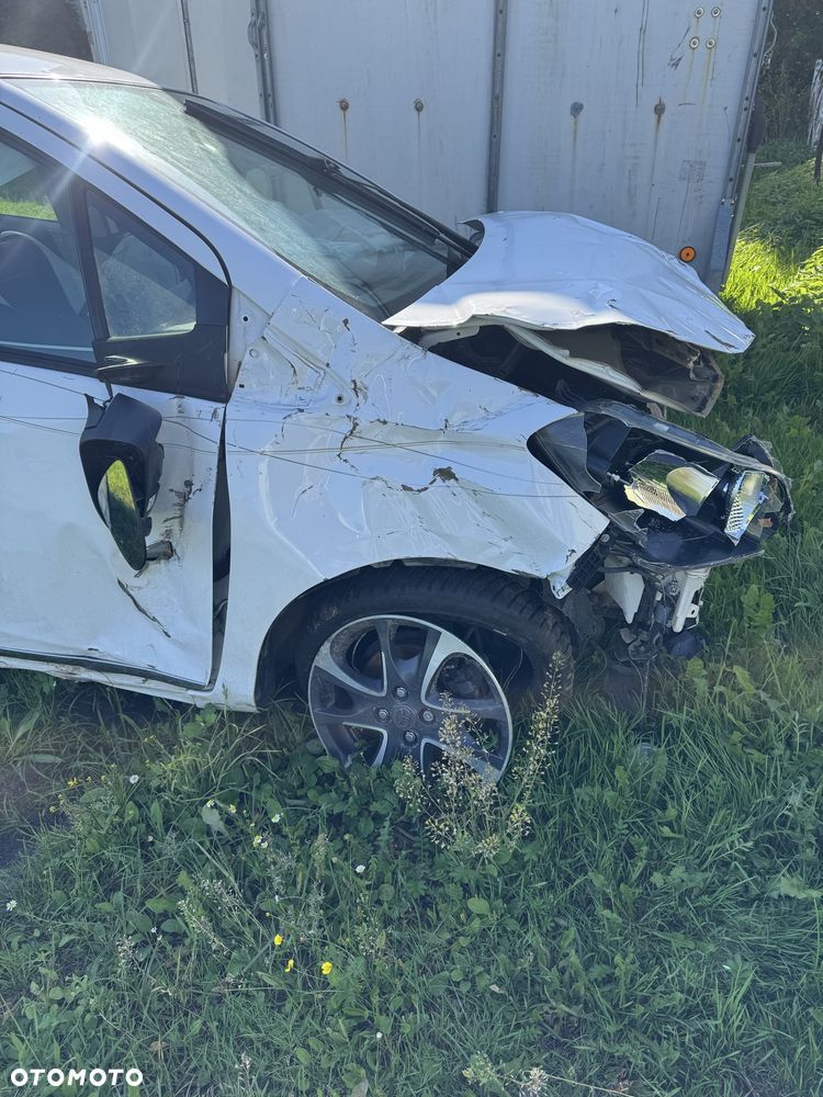 Toyota Yaris - 7