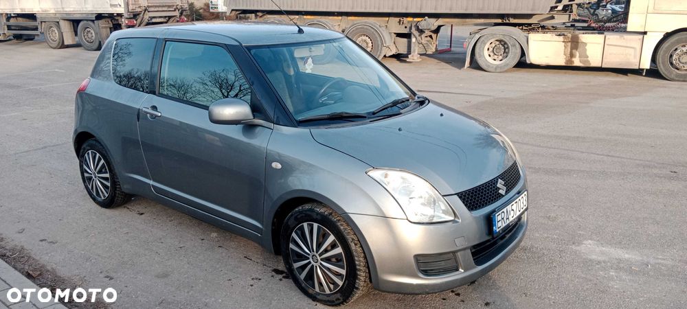Suzuki Swift - 2