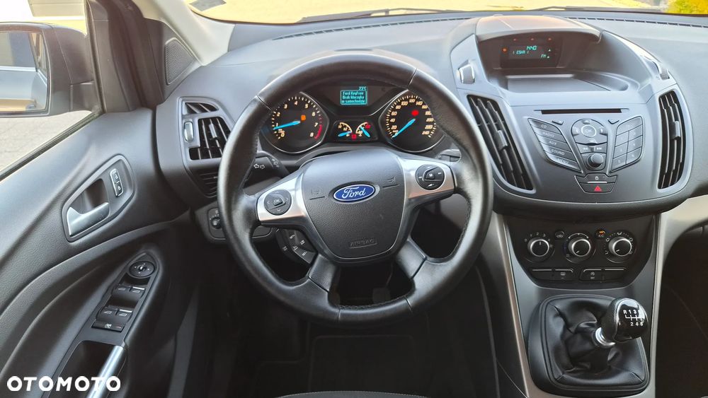 Ford Kuga 1.6 EcoBoost 2x4 Titanium - 9