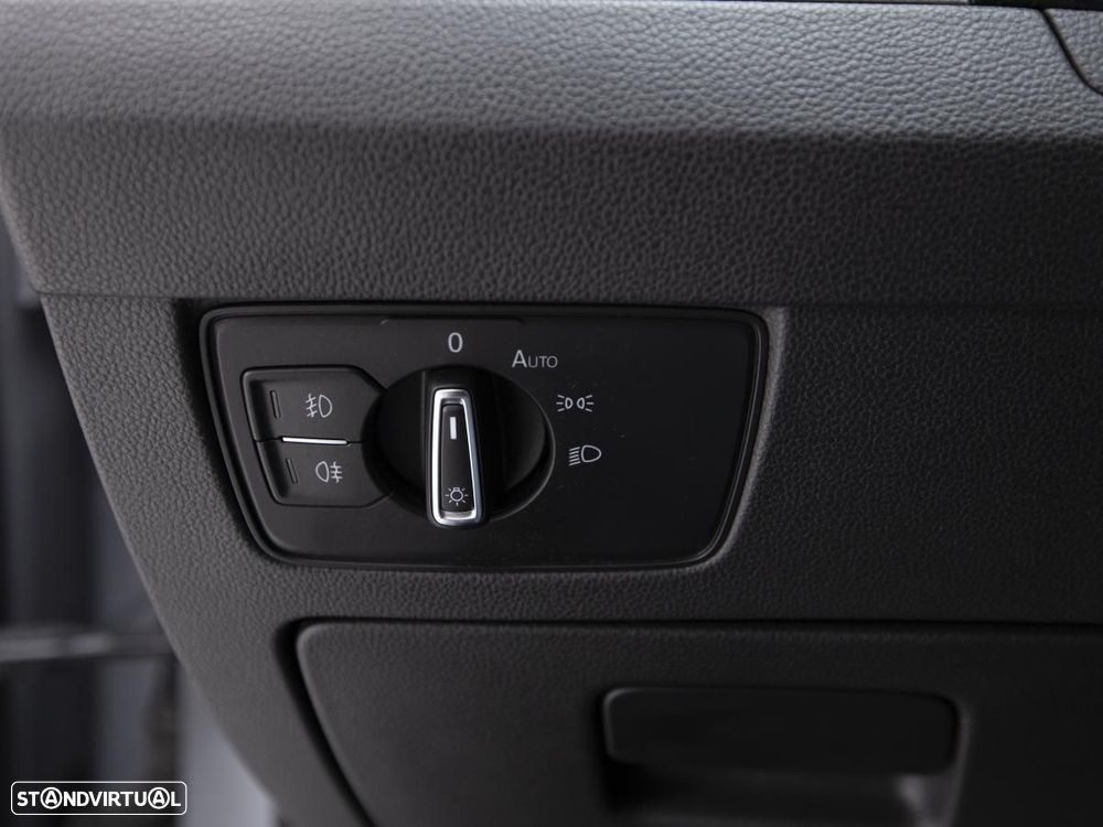 VW Passat Variant 2.0 TDI Business DSG - 19