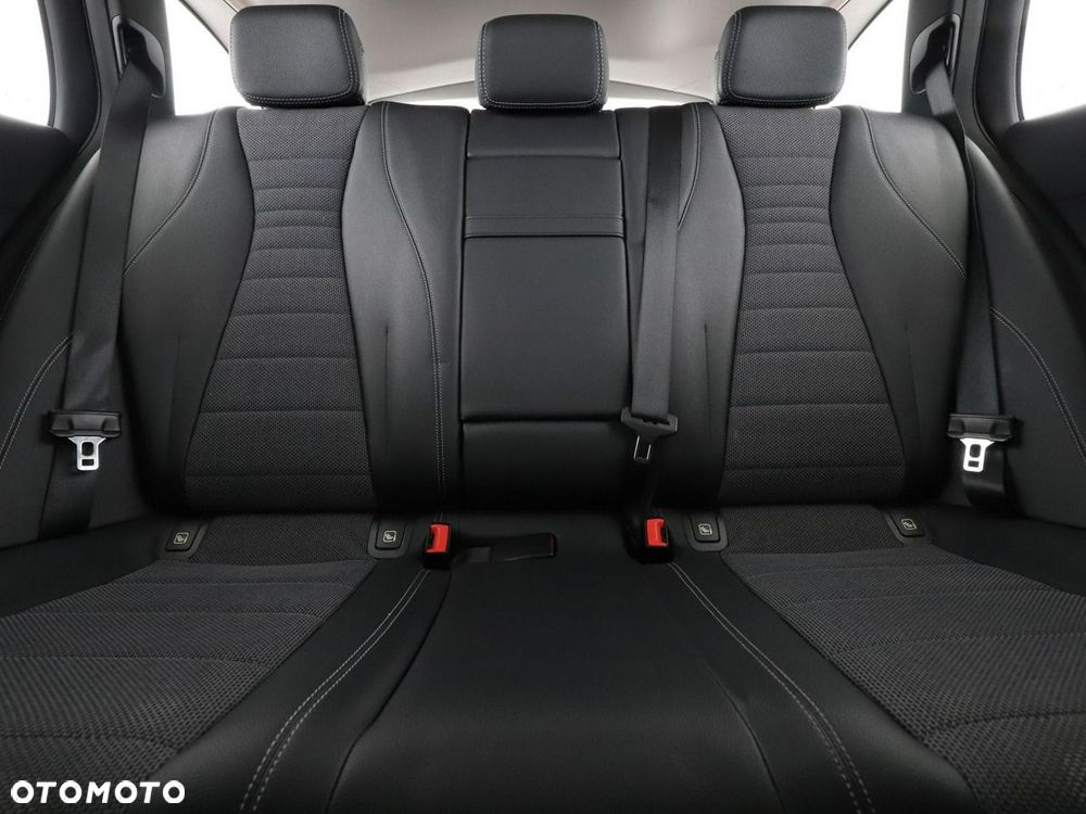 Mercedes-Benz Klasa E 220 d 4-Matic All-Terrain Avantgarde - 19