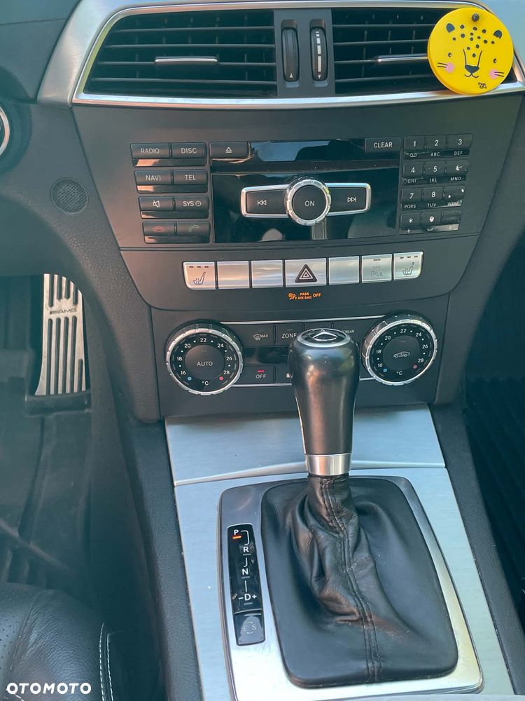 Mercedes-Benz Klasa C 250 CGI BlueEff Sport - 13