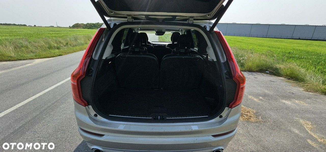 Volvo XC 90 - 22