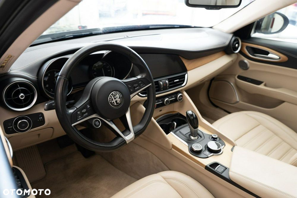 Alfa Romeo Giulia - 15