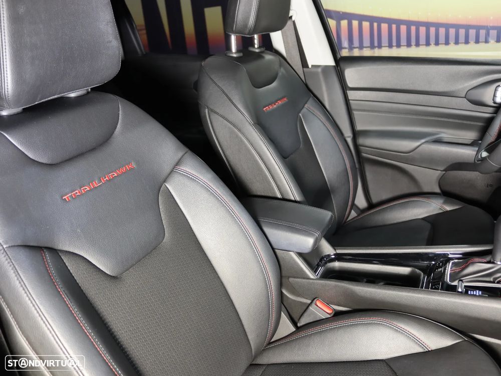 Jeep Compass 1.3 TG Trailhawk - 14