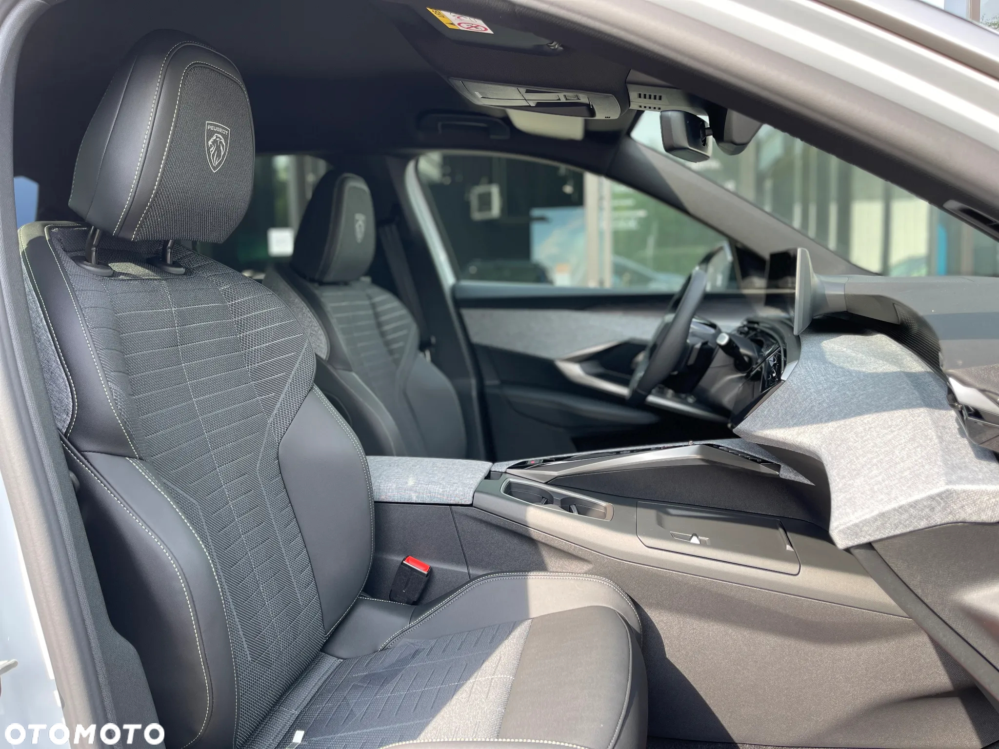Peugeot 5008 1.2 PureTech mHEV GT S&S e-DCS6 - 29