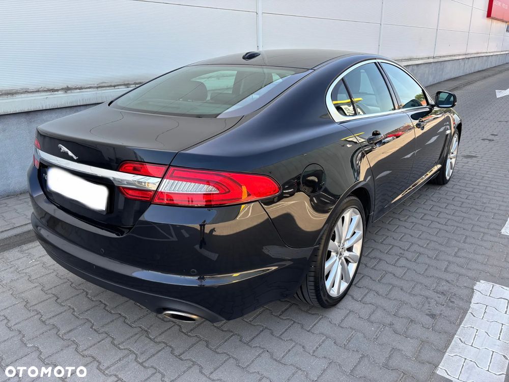 Jaguar XF 2.2 D Luxury - 4