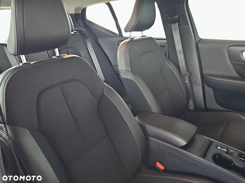 Volvo XC 40 T4 AWD Momentum Pro - 30
