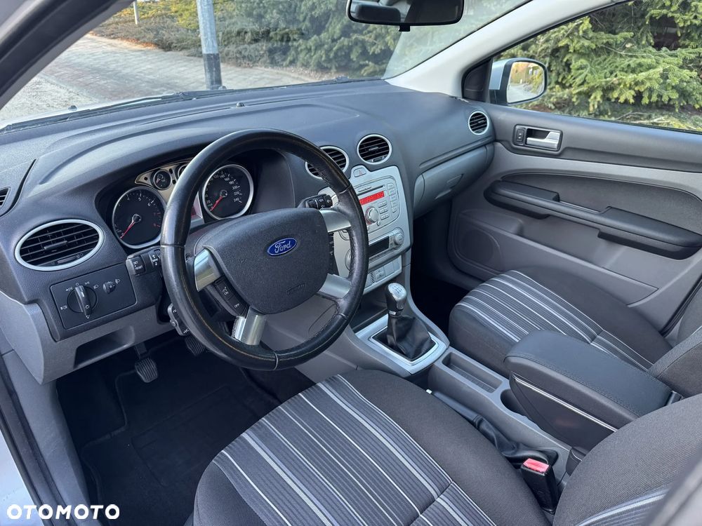 Ford Focus 1.6 16V Style+ - 5