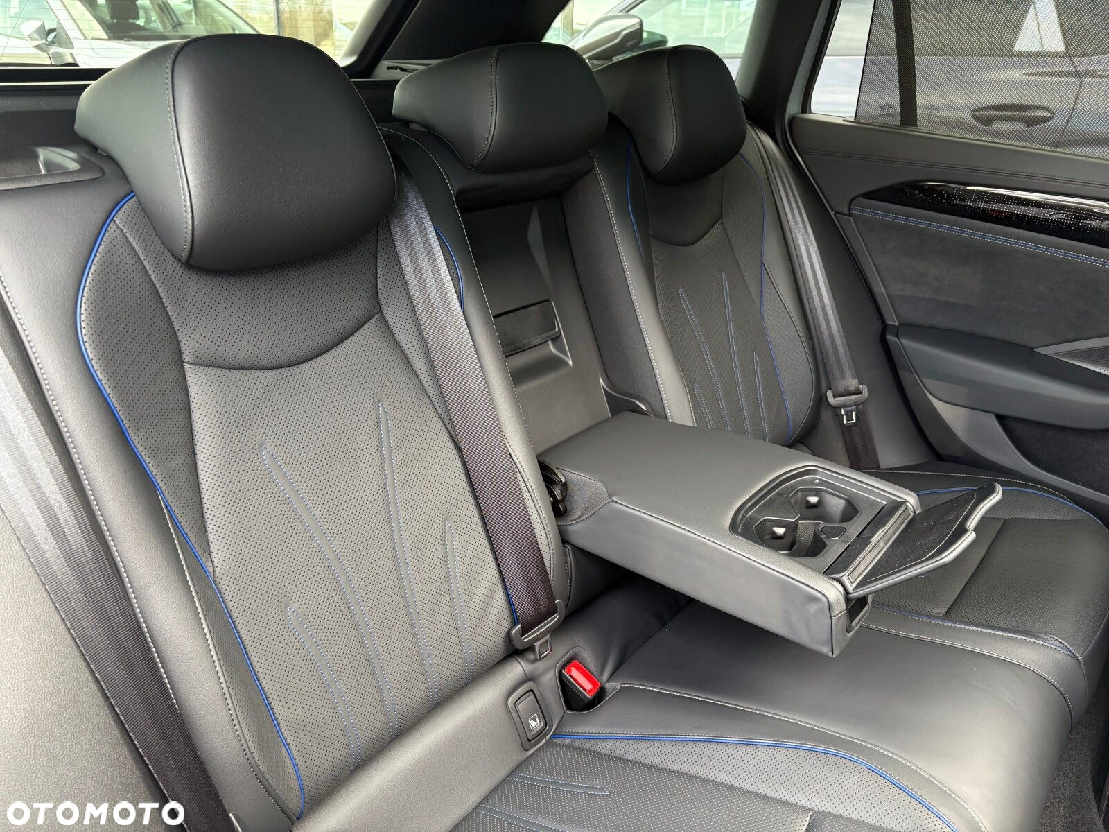 Volkswagen Passat - 16