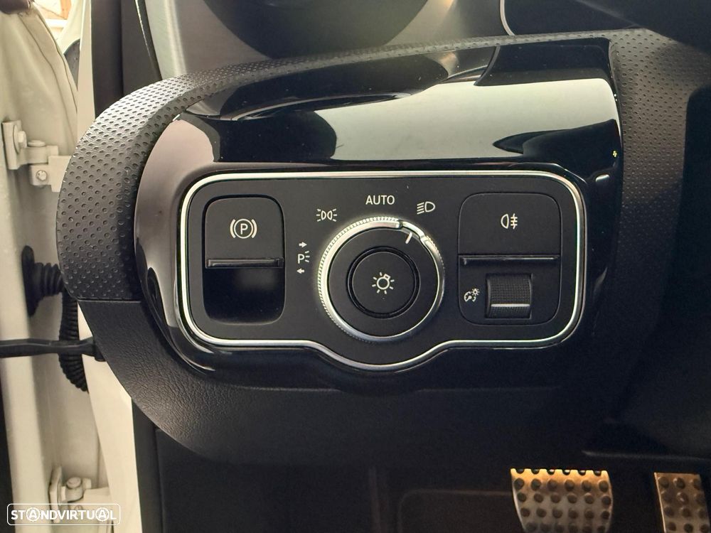 Mercedes-Benz A 180 d 7G-DCT AMG Line - 23