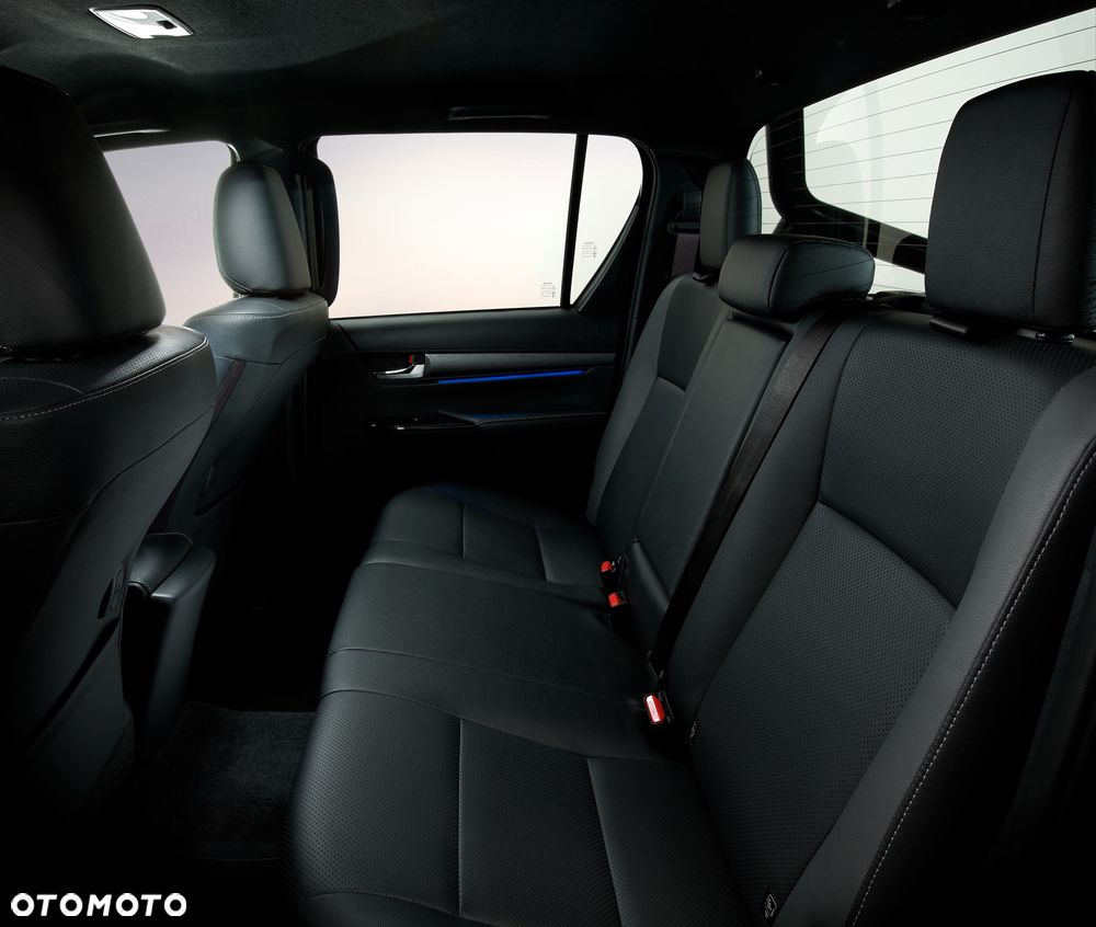 Toyota Hilux 2.8 D-4D mHEV Double Cab Invincible 4x4 - 21