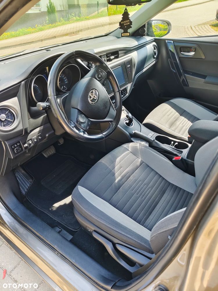 Toyota Auris Hybrid 135 Prestige - 13