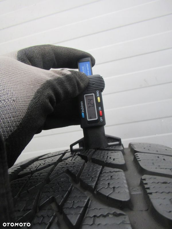 OPONY ZIMA 4szt DUNLOP SP WINTER SPORT 4D 235/55R17 99V - 4