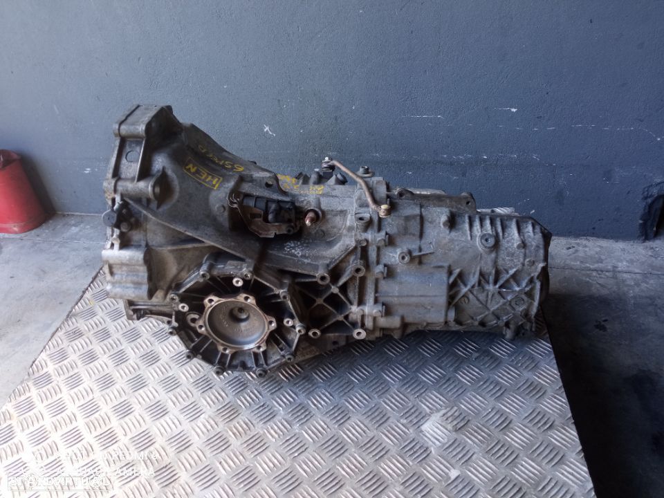 Caixa de 6 velocidades Audi A4 B6 2.5TDI REF: HEN - 1