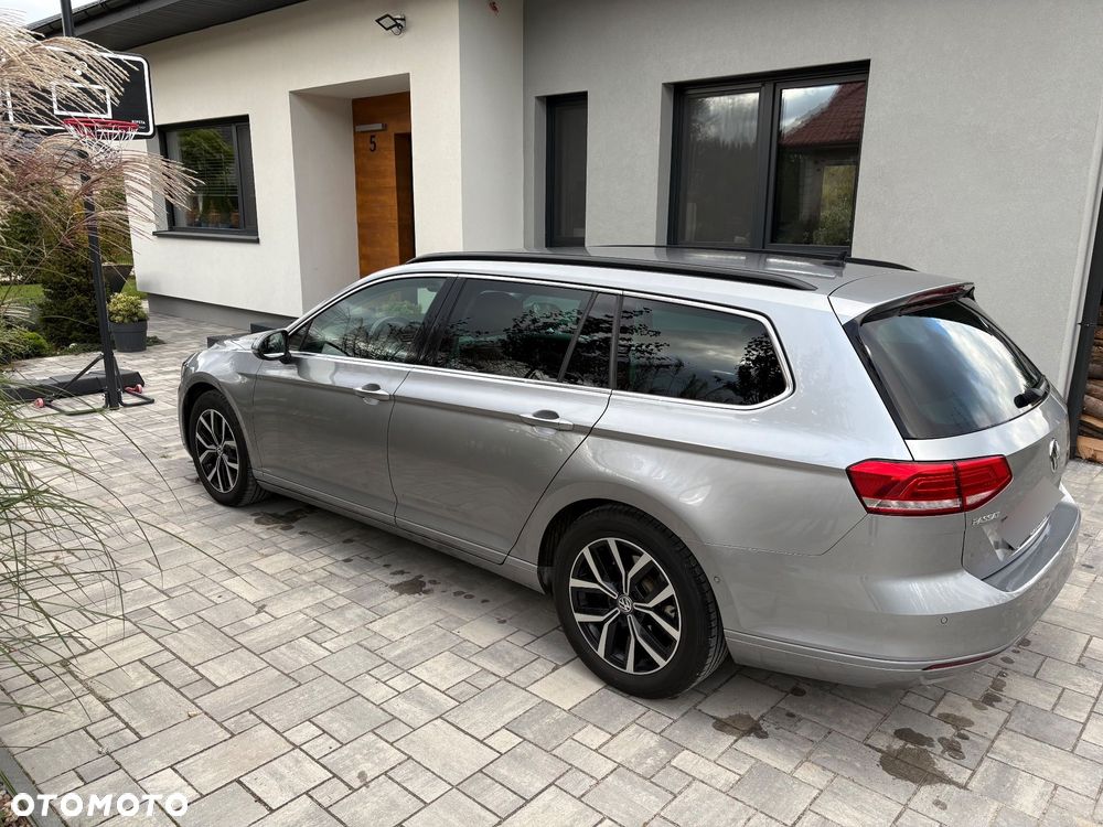 Volkswagen Passat 2018 photo 2