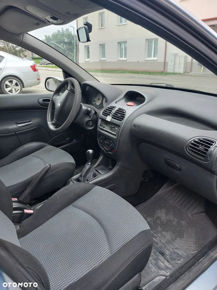 Peugeot 206 - 10