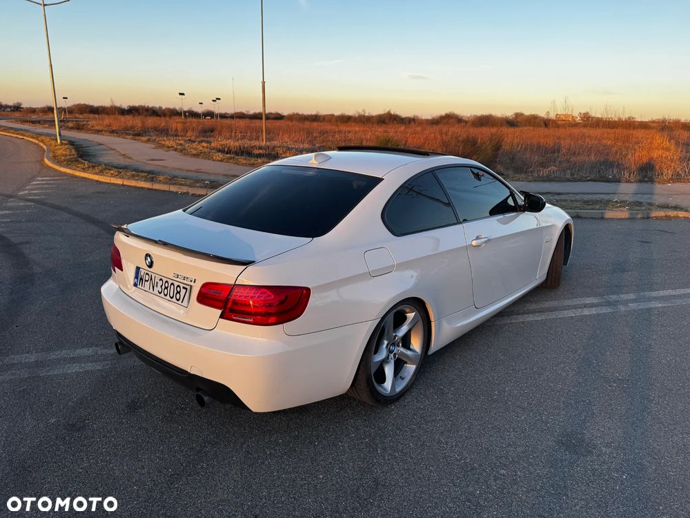 BMW Seria 3 335i M Sport Edition - 3