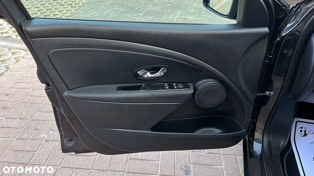 Renault Megane ENERGY dCi 110 Start & Stop Paris Business - 26