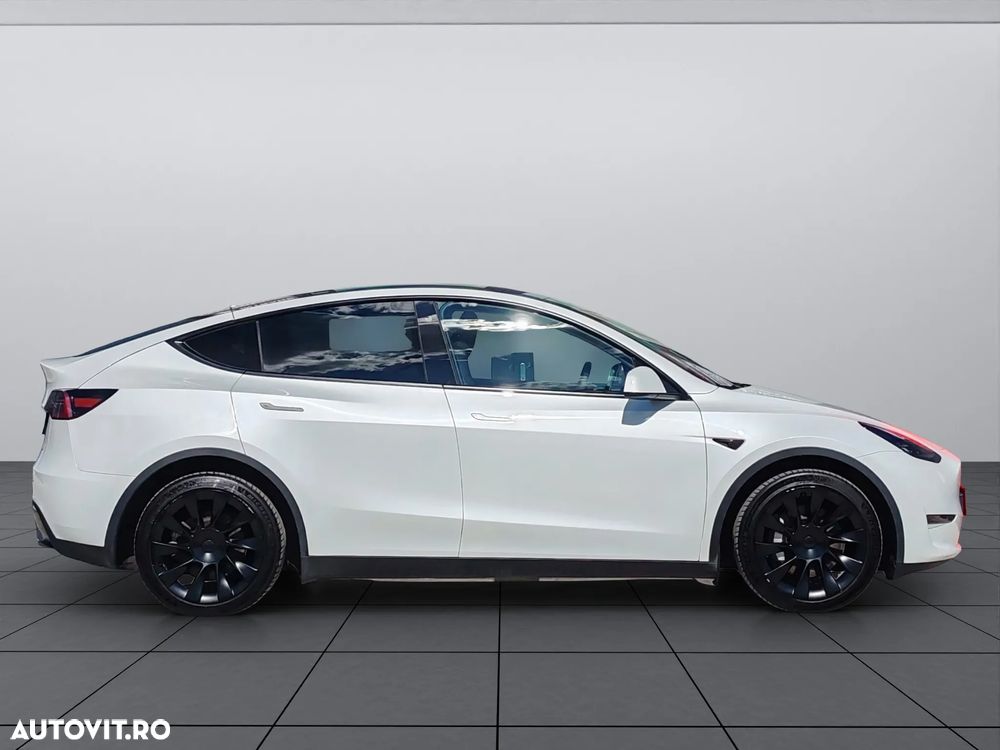 Tesla Model Y Long Range Dual Motor AWD - 7