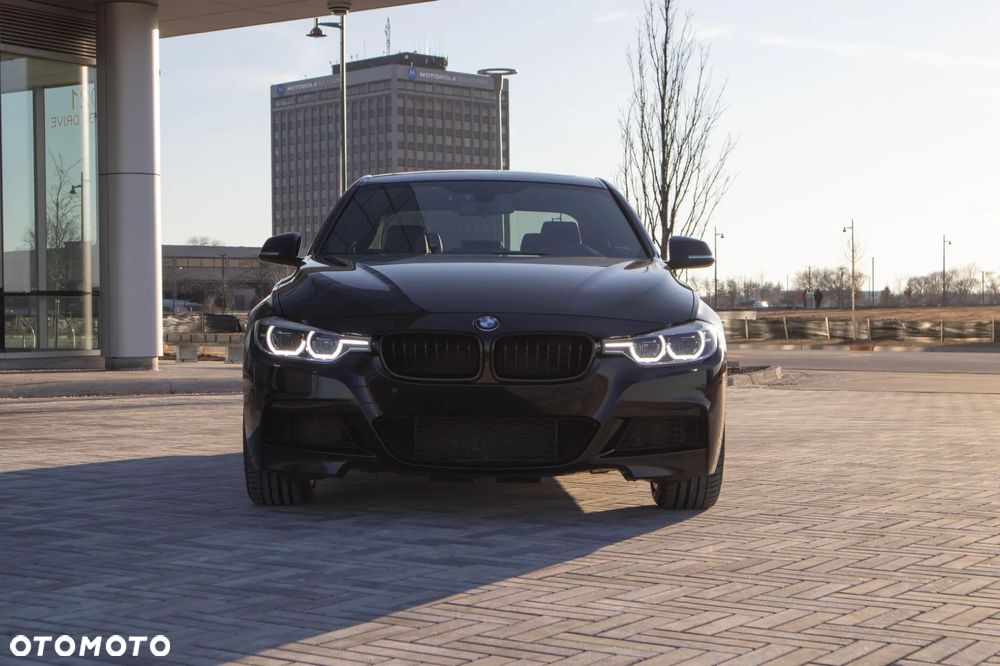 BMW Seria 3 330i xDrive M Sport - 5