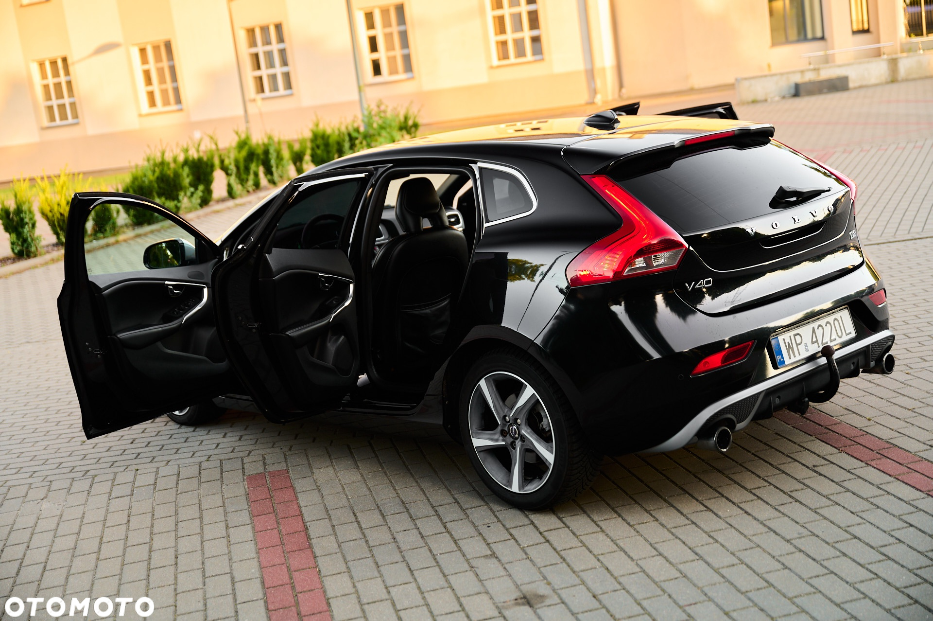 Volvo V40 D2 R-Design - 22