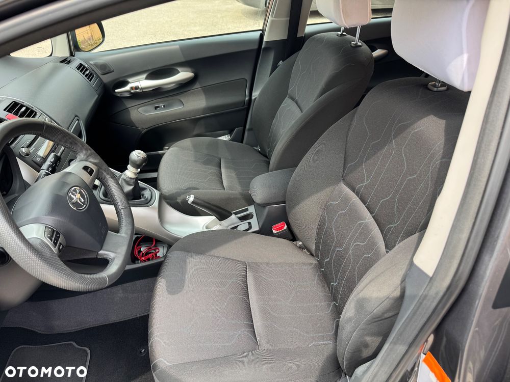 Toyota Auris - 10