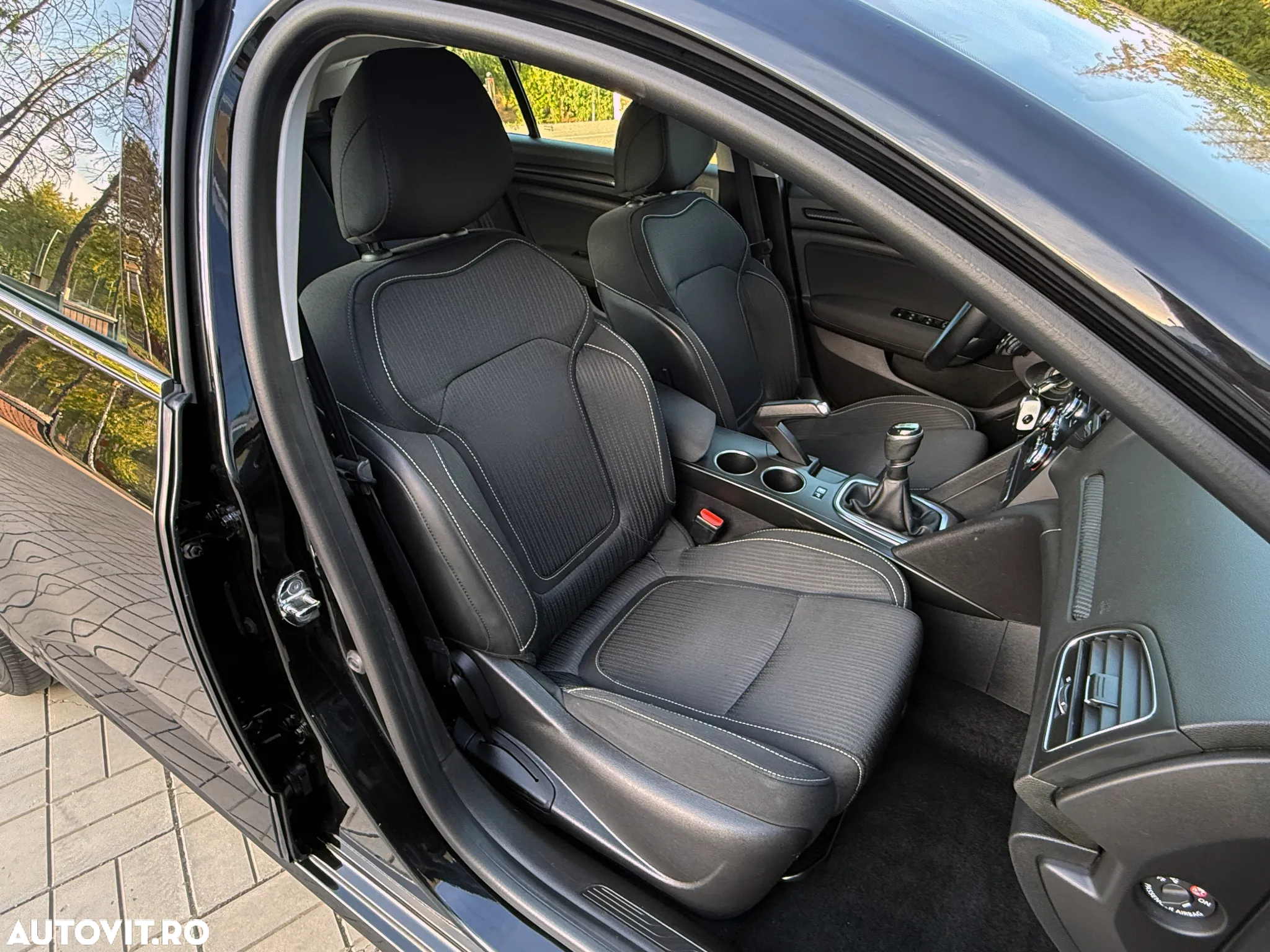 Renault Megane Blue dCi Business - 4