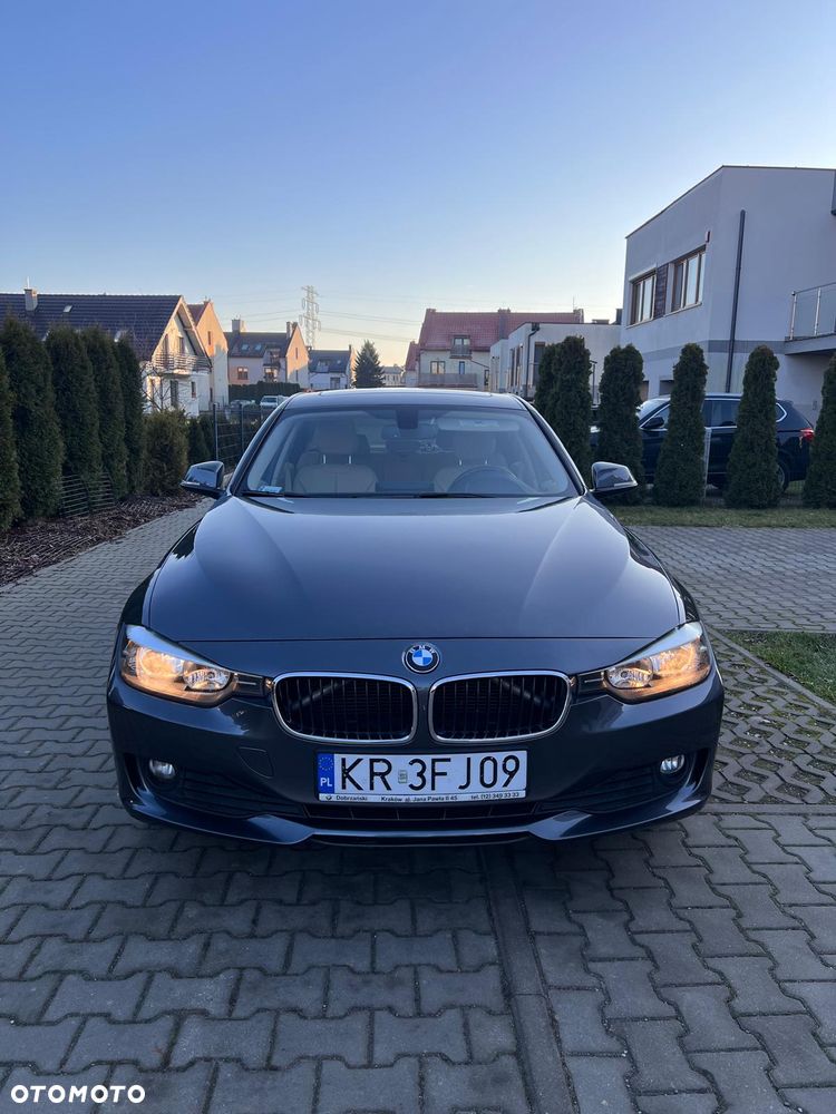 BMW Seria 3 328i - 4