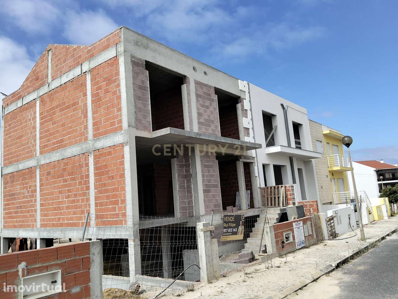 Moradia T3 Geminada de Arquitetura Contemporânea - Grande imagem: 2/43