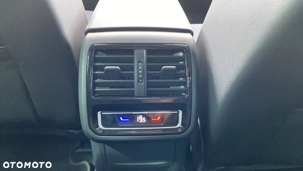 Volkswagen Passat - 22