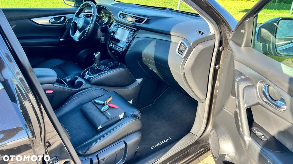 Nissan Qashqai 1.2 DIG-T Xtronic TEKNA - 25