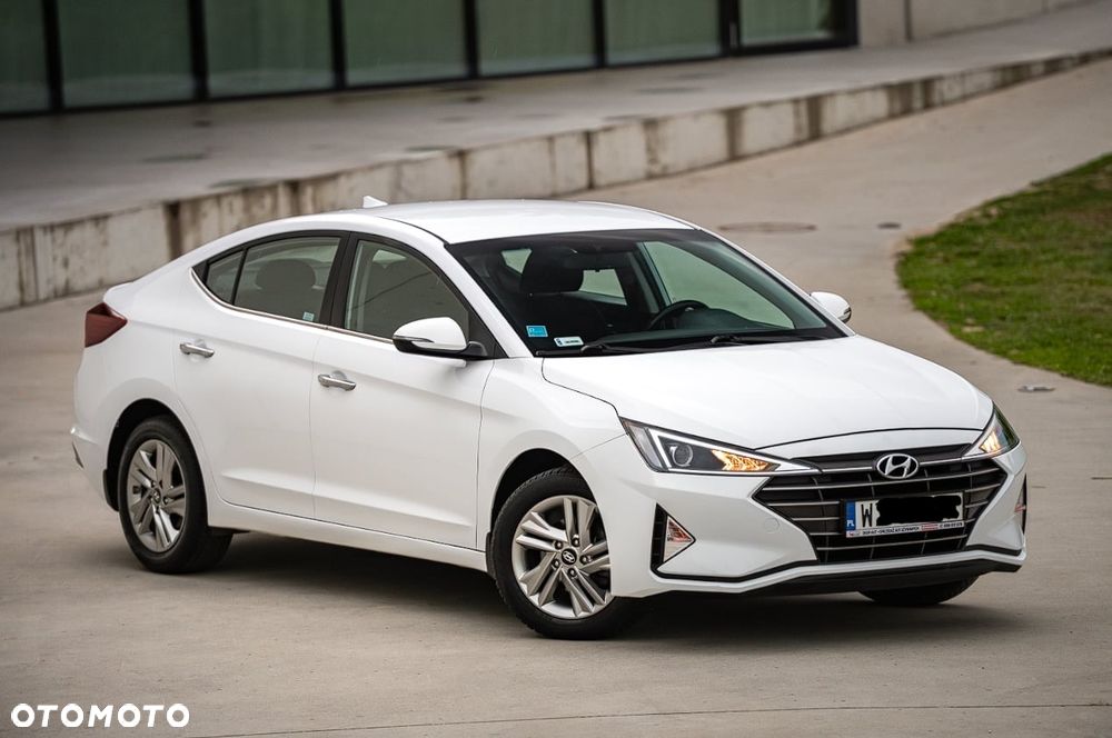 Hyundai Elantra 1.6 Comfort - 1