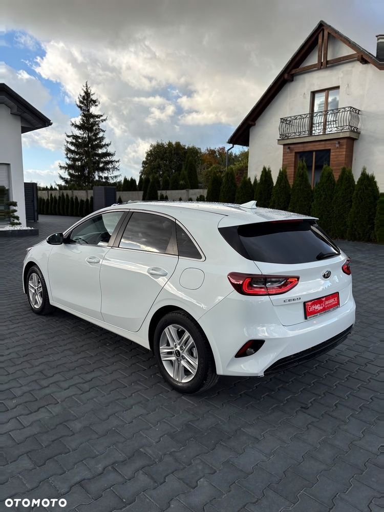 Kia Ceed - 8