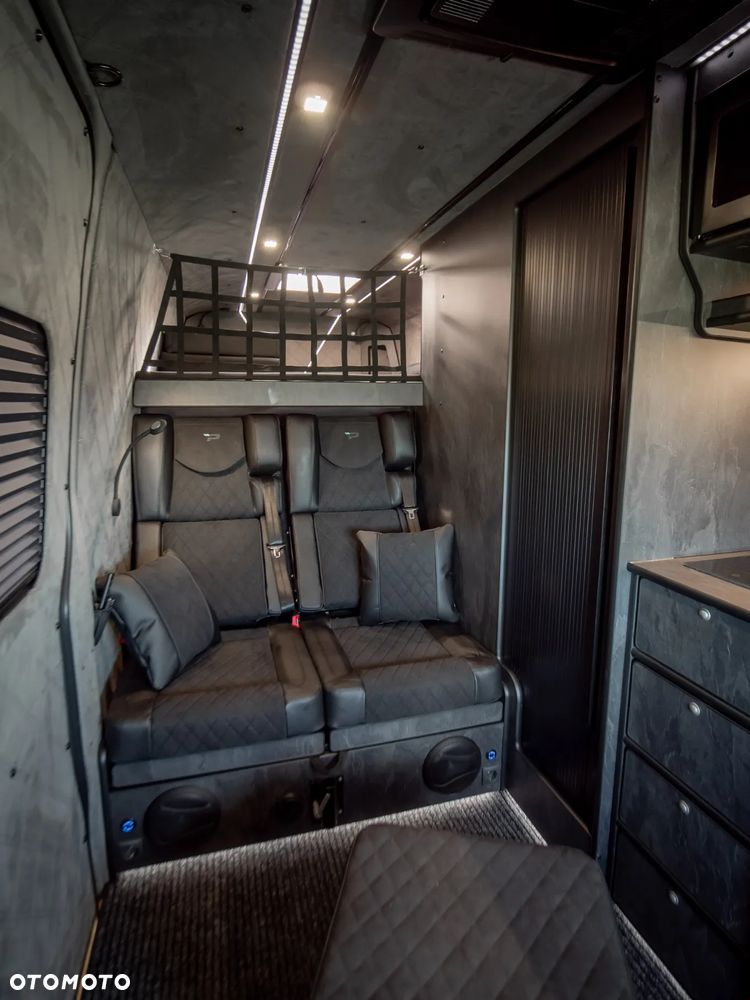 Mercedes-Benz Sprinter - 14