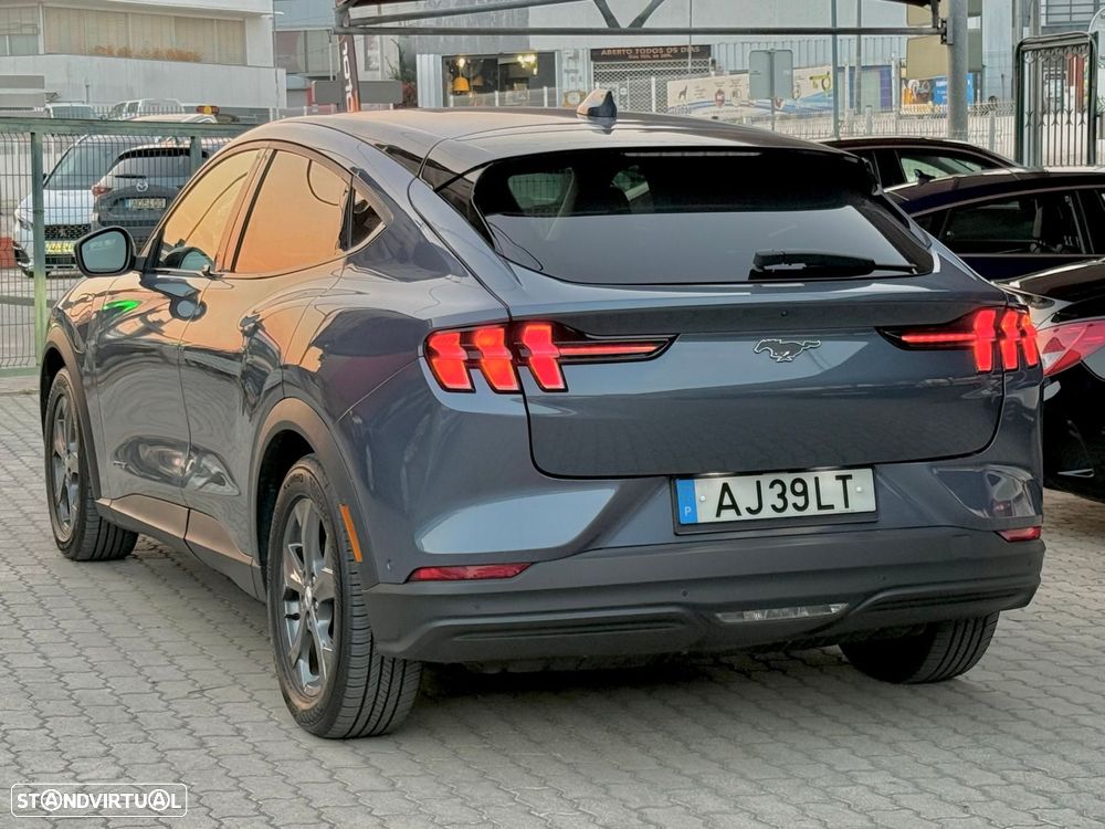 Ford Mustang Mach-E 75.7 kWh Premium AWD - 4